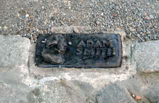 Placas que nos guían a la tumba