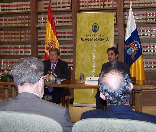 Gabriel Mato y Gabriel Calzada durante la inauguración de la universidad de verano